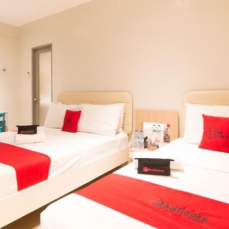 Reddoorz @ General Segundo Avenue Laoag Hotel ภายนอก รูปภาพ