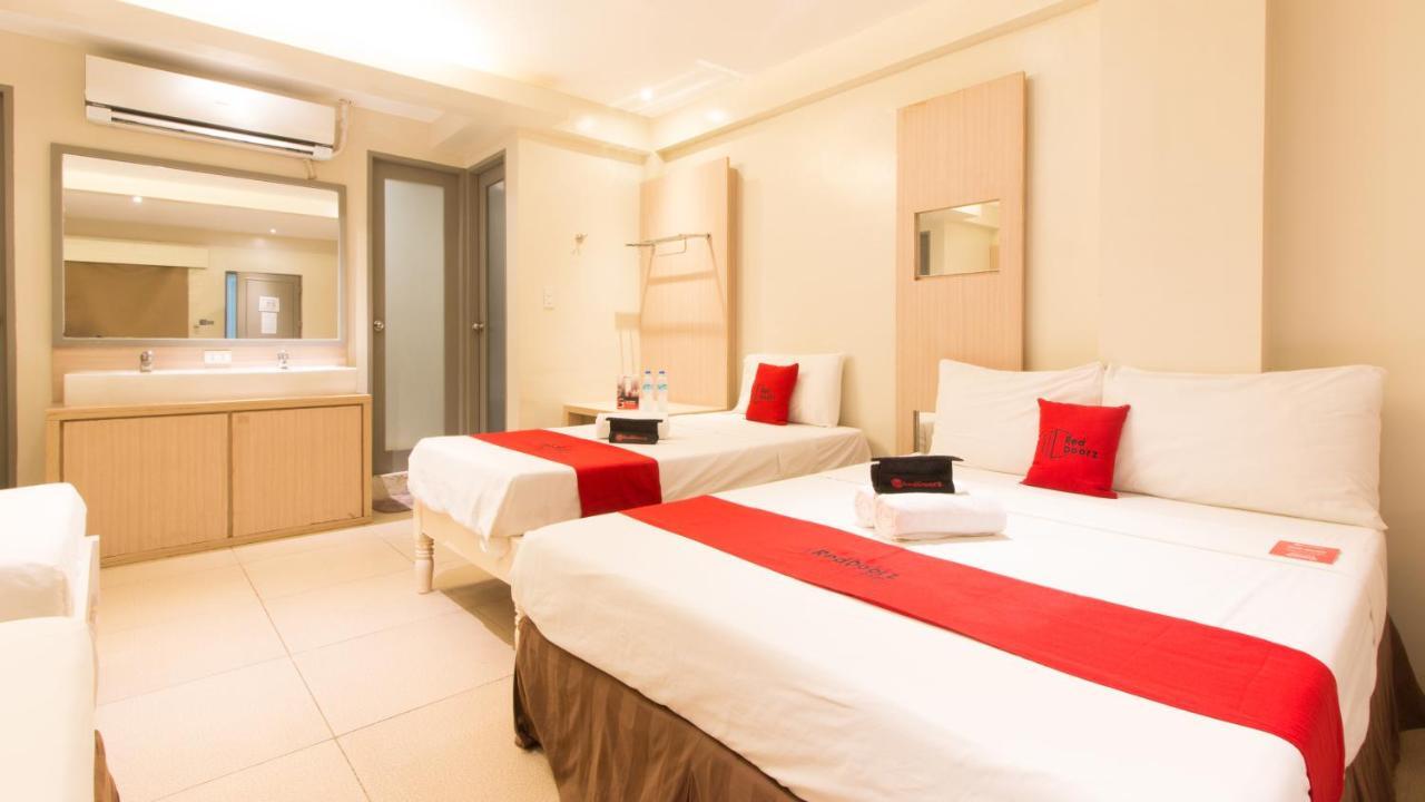 Reddoorz @ General Segundo Avenue Laoag Hotel ภายนอก รูปภาพ