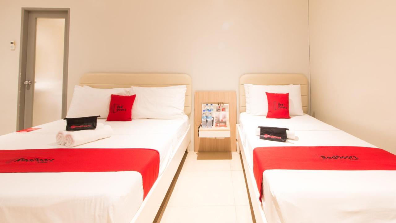 Reddoorz @ General Segundo Avenue Laoag Hotel ภายนอก รูปภาพ