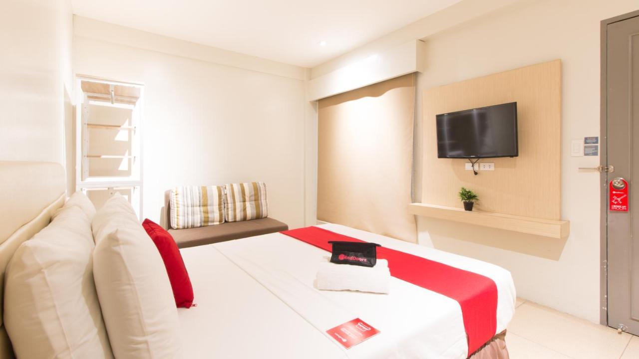 Reddoorz @ General Segundo Avenue Laoag Hotel ภายนอก รูปภาพ