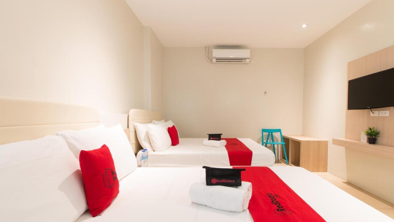 Reddoorz @ General Segundo Avenue Laoag Hotel ภายนอก รูปภาพ