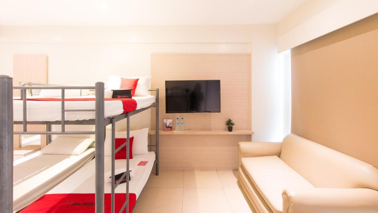 Reddoorz @ General Segundo Avenue Laoag Hotel ภายนอก รูปภาพ