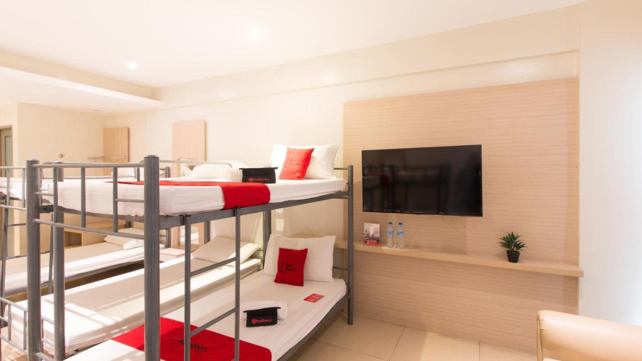 Reddoorz @ General Segundo Avenue Laoag Hotel ภายนอก รูปภาพ